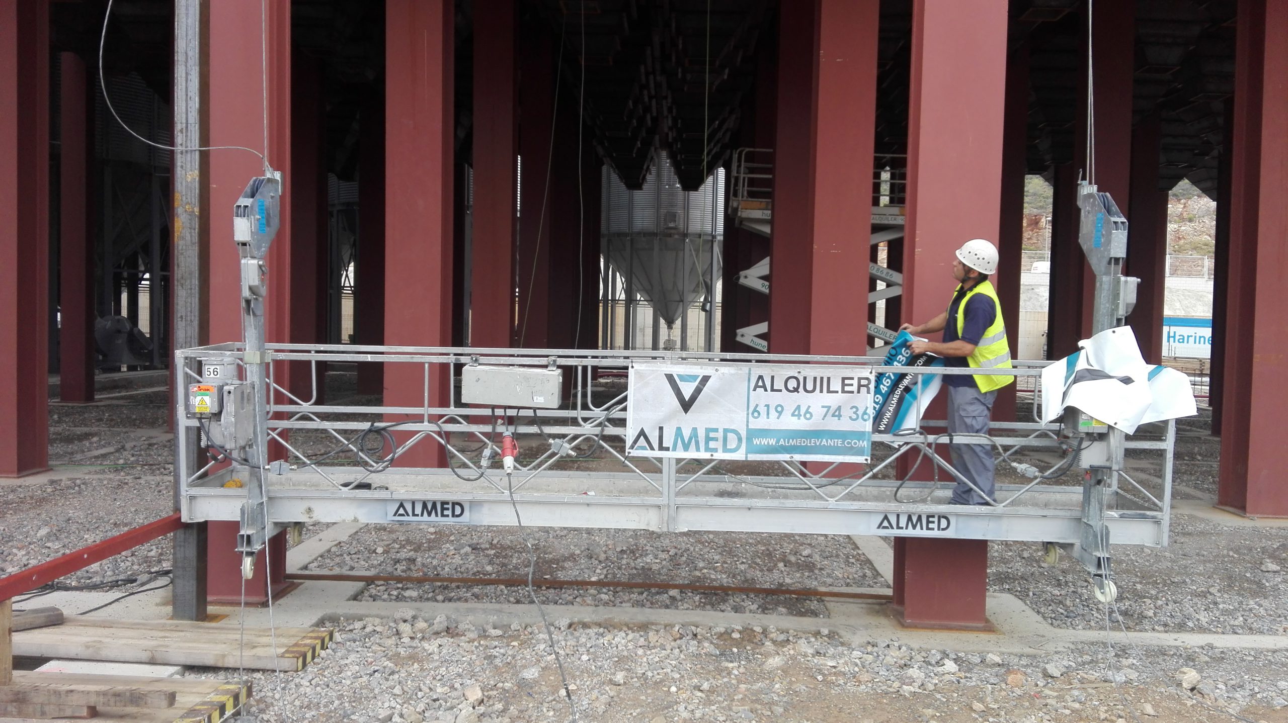 ANDAMIO COLGANTE ELECTRICO PARA SILOS