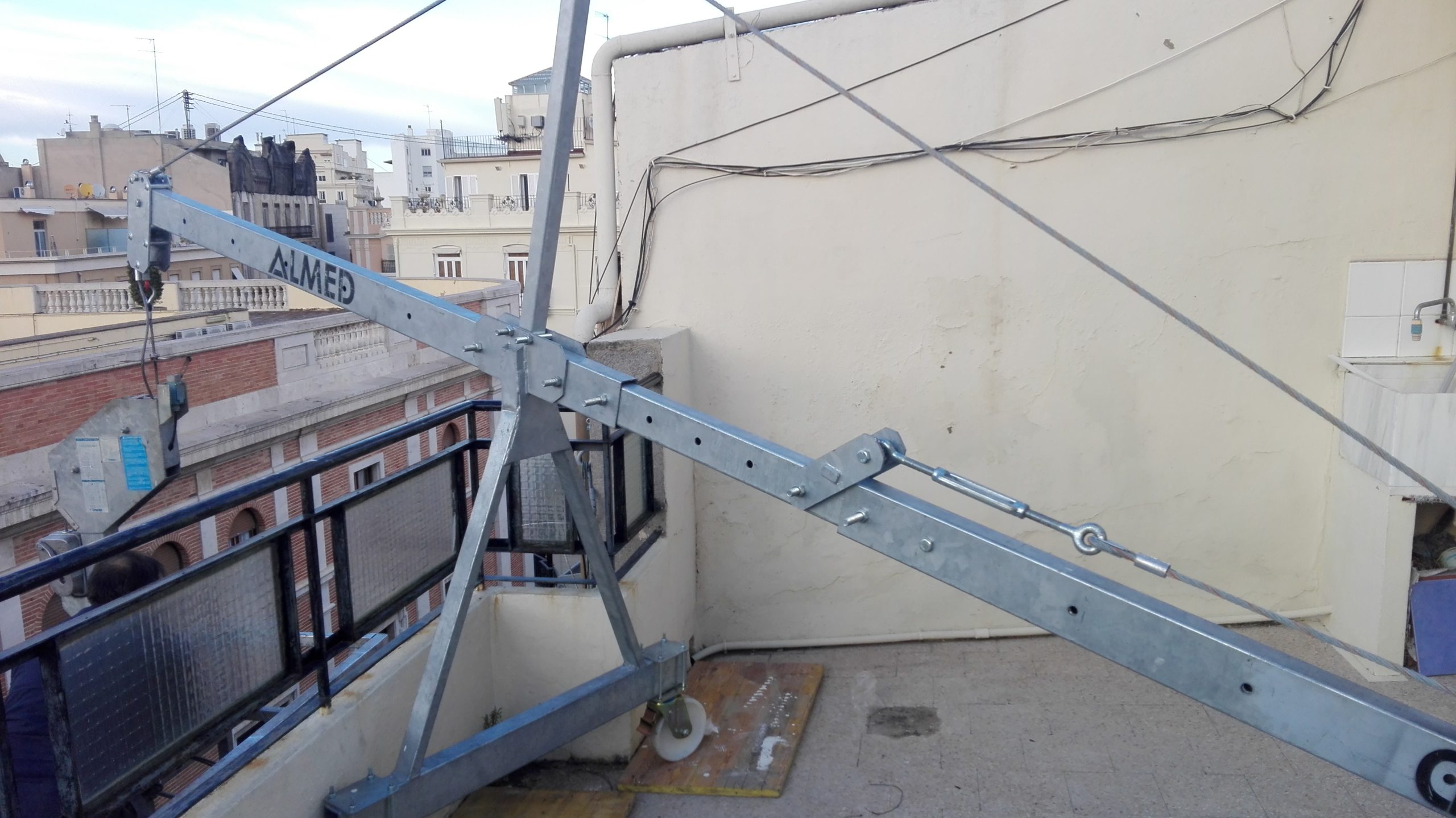 ANDAMIO COLGANTE ELECTRICO PLATAFORMA DE 9 MTS