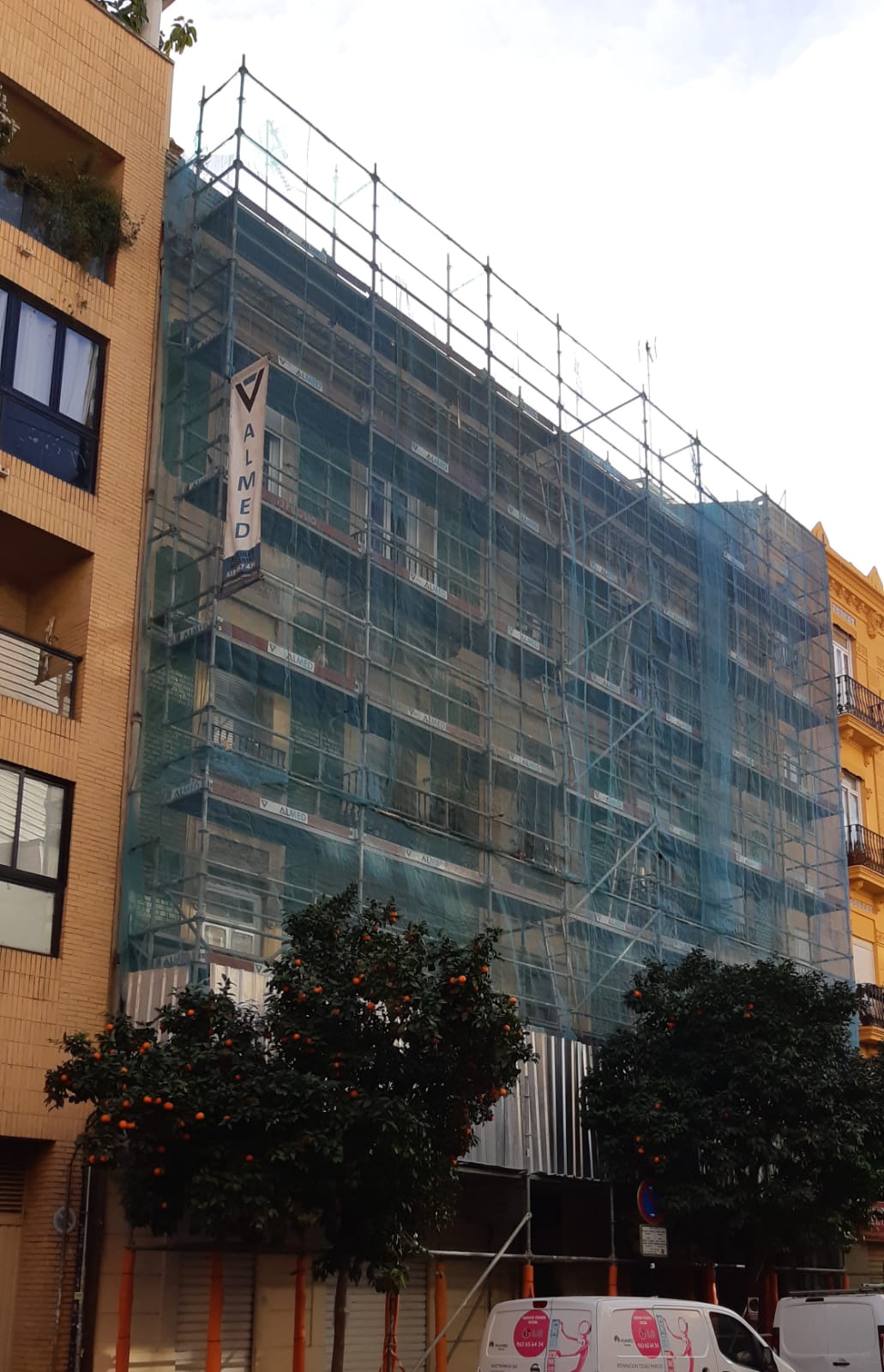 MONTAJE ANDAMIO MULTIDIRECCIONAL CALLE QUART DE VALENCIA