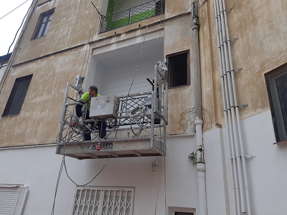 MONTAJE ANDAMIO COLGANTE ELÉCTRICO 2 MT