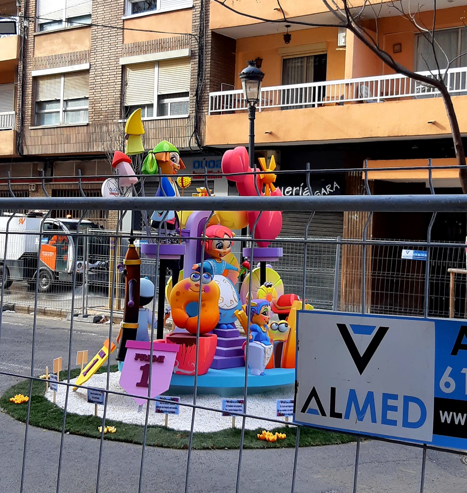 VALLAS CERRAMIENTO EN LAS FALLAS 2023