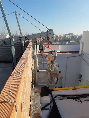 ANDAMIO COLGANTE DE 2 MT. Y 4 MT. EN LA CALLE SAN VICENTE